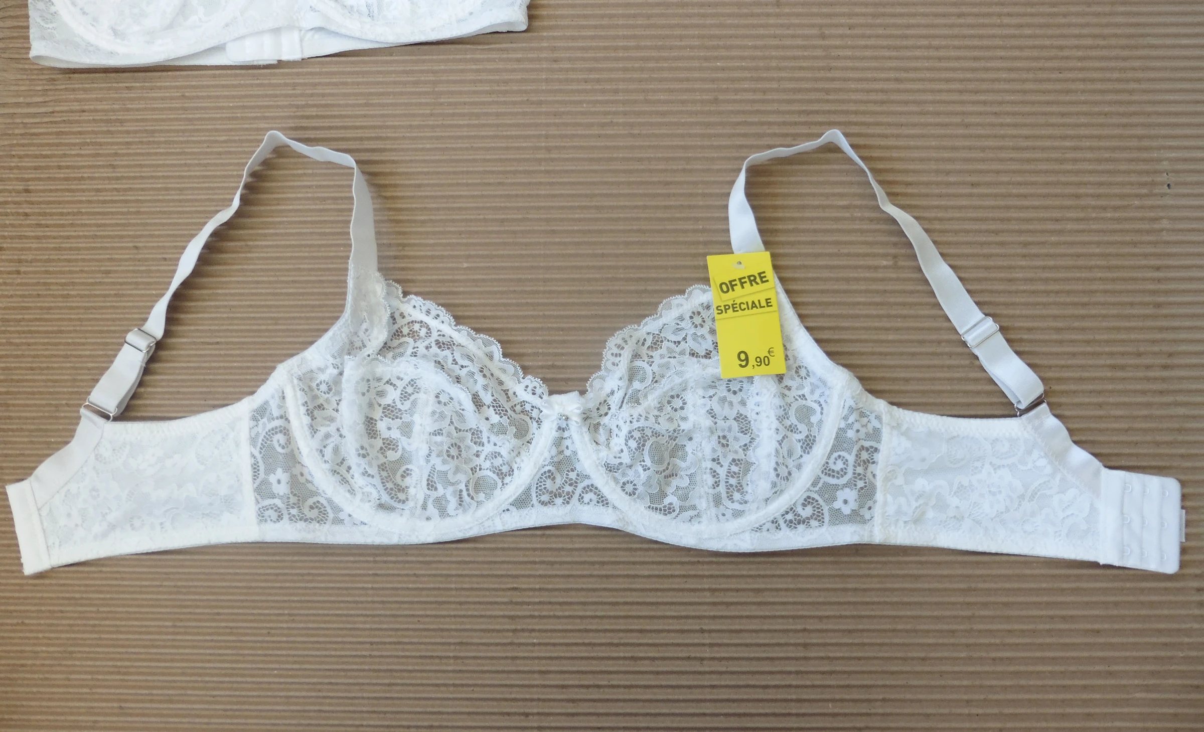 Lote de 2 sutiãs com aro de renda tamanho 95D – photo 4